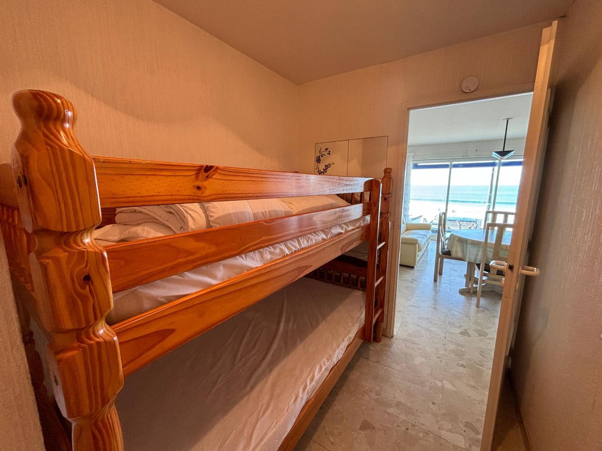 Appartement T2 Avec Balcon Et Vue Mer, 1Er Etage, Ascenseur, Tv, Cuisine Equipee - Fr-1-197-466 Les Sables-d'Olonne Ngoại thất bức ảnh