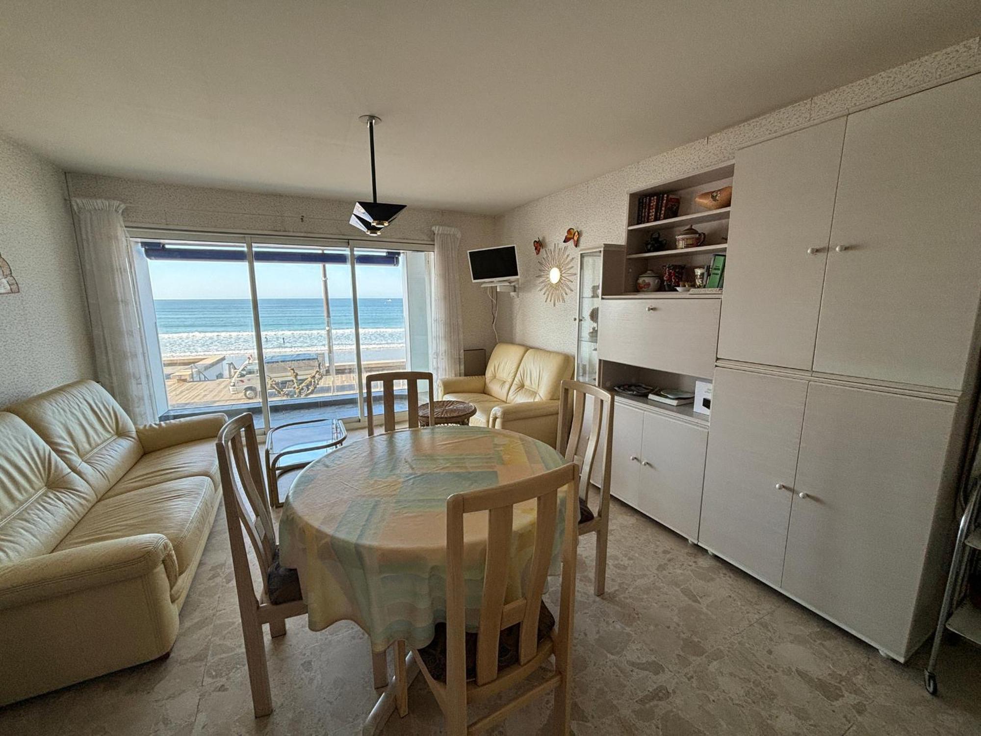 Appartement T2 Avec Balcon Et Vue Mer, 1Er Etage, Ascenseur, Tv, Cuisine Equipee - Fr-1-197-466 Les Sables-d'Olonne Ngoại thất bức ảnh