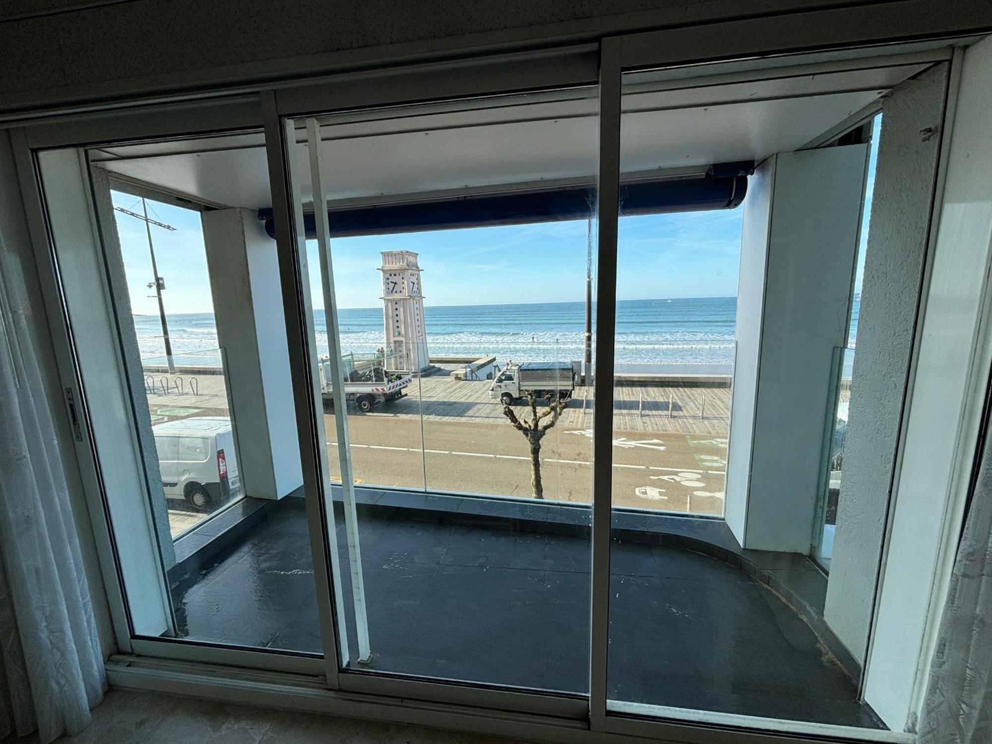 Appartement T2 Avec Balcon Et Vue Mer, 1Er Etage, Ascenseur, Tv, Cuisine Equipee - Fr-1-197-466 Les Sables-d'Olonne Ngoại thất bức ảnh